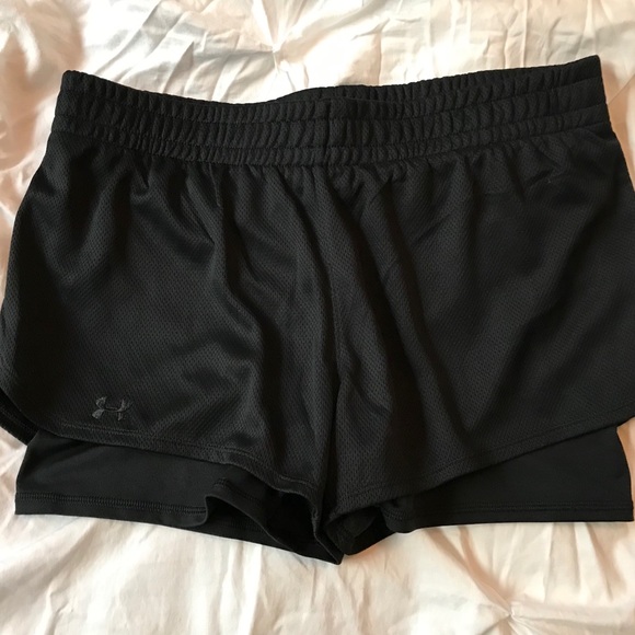Black Under Armour shorts - Picture 2 of 7